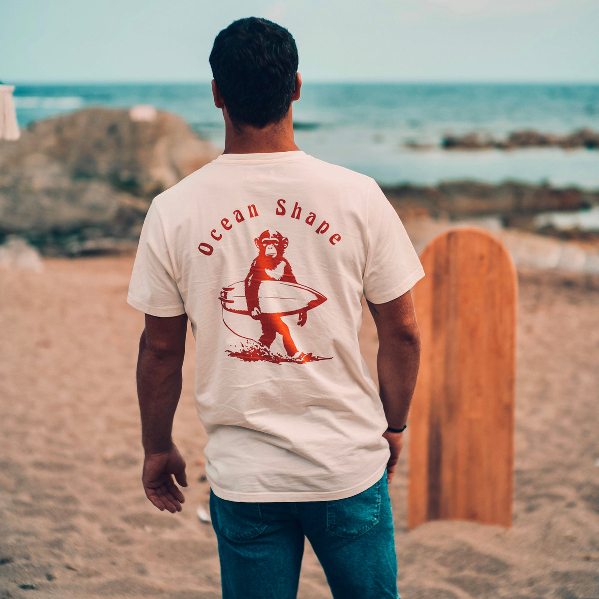 T-shirt unisexe "Monkey walk "- Off white et rouge