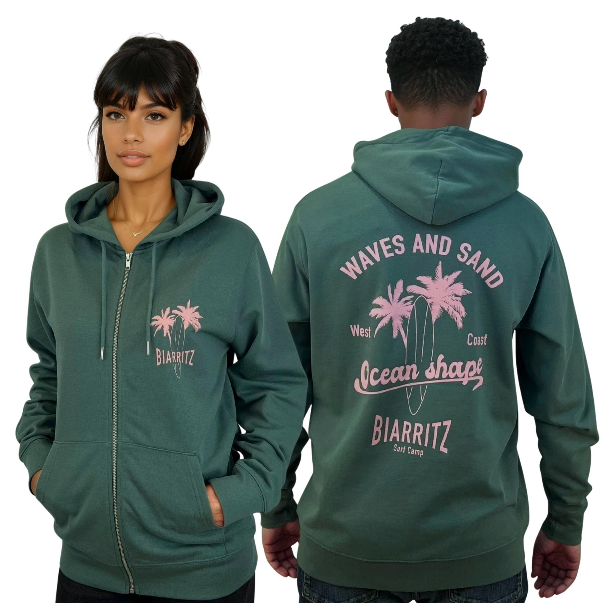 Sweat à capuche zippé OceanShape  unisexe glazed green.
Devant : écriture "Biarritz" avec une planche et deux palmiers en rose sur la poitrine gauche.
Dos : écriture "waves and sand, west coast, Ocean Shape Biarritz, surf camp" en rose dans le dos.
Vu de face et de dos sur mannequin homme.
Style casual et surf inspiré de la côte basque.