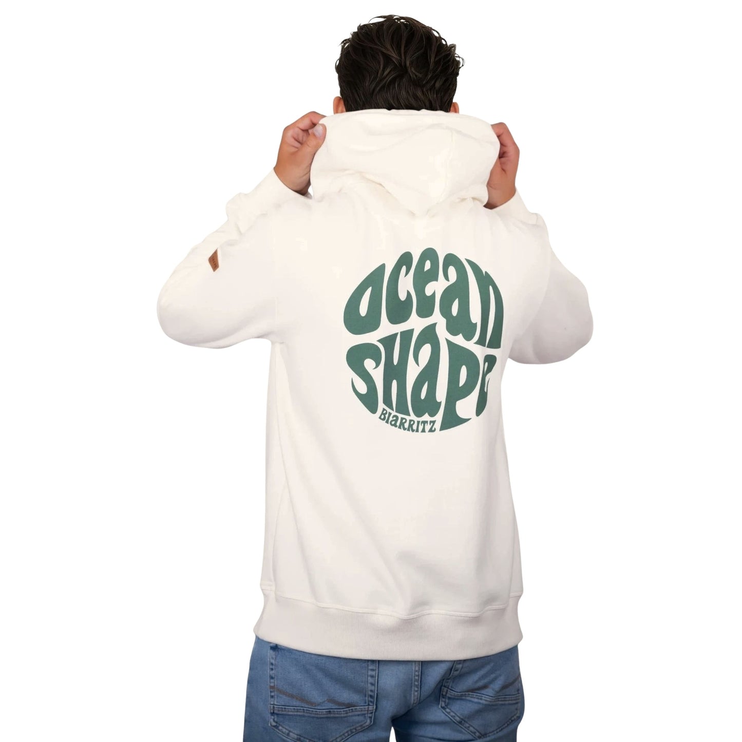 Sweat à capuche unisexe écru.
Petit logo bubble "ocean shape biarritz" vert dans le dos.
Vu de dos sur mannequin homme.
