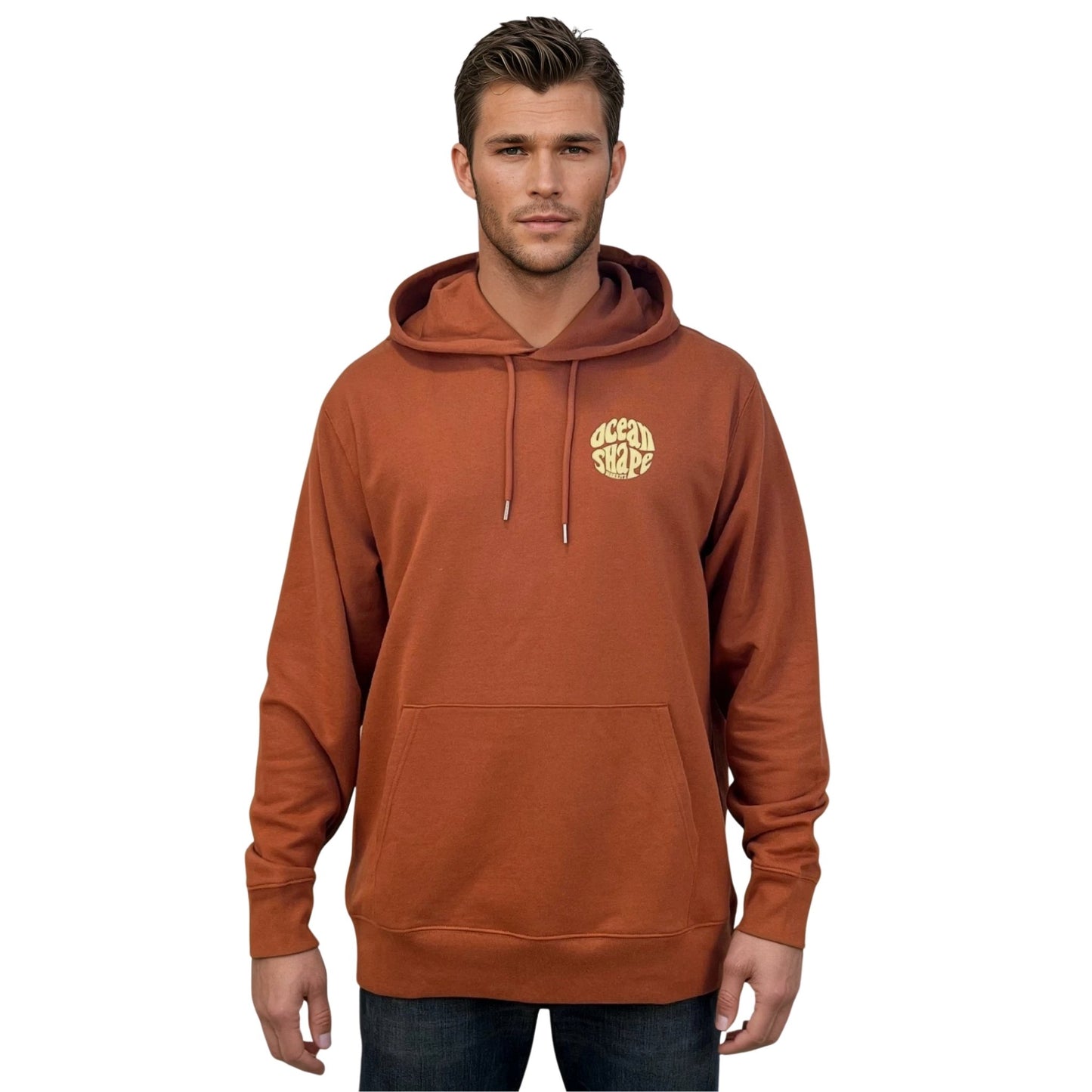 Sweat à capuche unisexe.
Petit logo bubble "Ocean Shape Biarritz" beige sur la poitrine gauche. 
Vu de face sur mannequin homme.