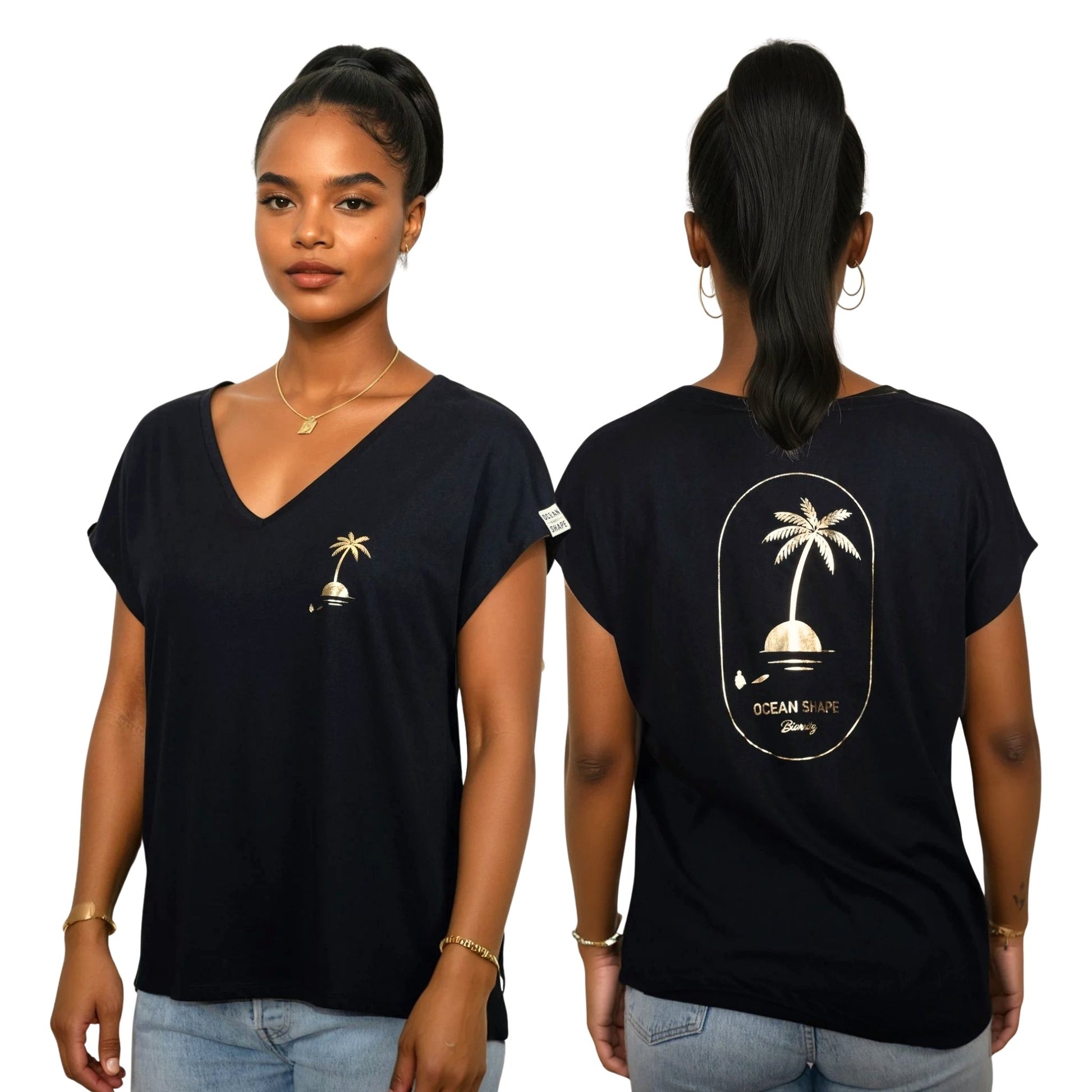 Tee-shirt femme en coton biologique noir avec petit dessin doré d'un palmier sur une île sur la poitrine et grand dessin doré d'un palmier sur une île dans le dos, vu de face et de dos sur mannequin femme.