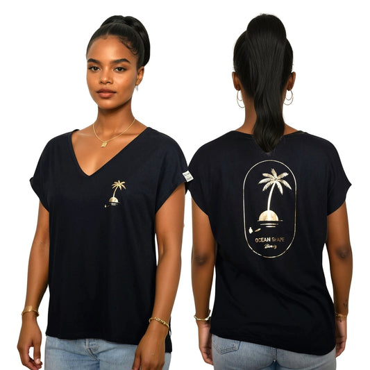 Tee-shirt femme en coton biologique noir avec petit dessin doré d'un palmier sur une île sur la poitrine et grand dessin doré d'un palmier sur une île dans le dos, vu de face et de dos sur mannequin femme.