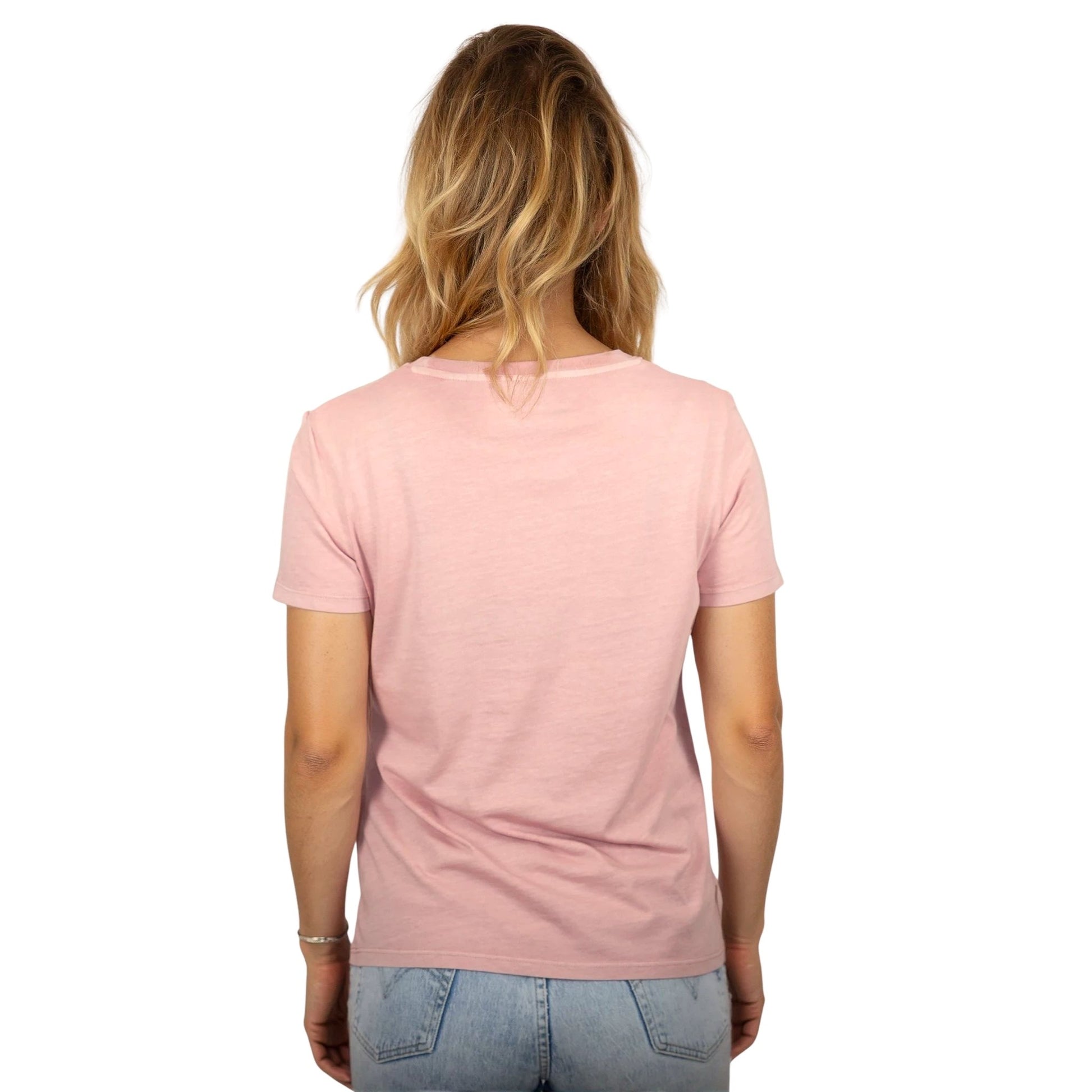 Tee-shirt femme en coton biologique rose pale vu de dos sur mannequin femme