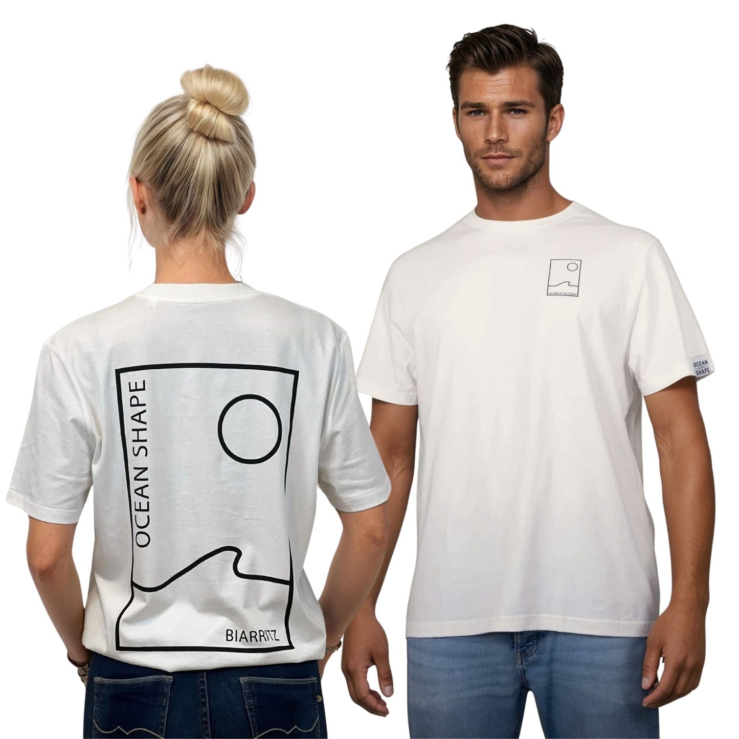 Tee-shirt unisexe off white en coton biologique.
Devant :  petit encadré vague / soleil minimaliste + écriture "free as ocean" noir sur la poitrine
Dos : grand encadré vague / soleil minimaliste + écriture "ocean shape Biarritz" noir.
Vu de dos sur mannequin femme et de face sur mannequin homme.