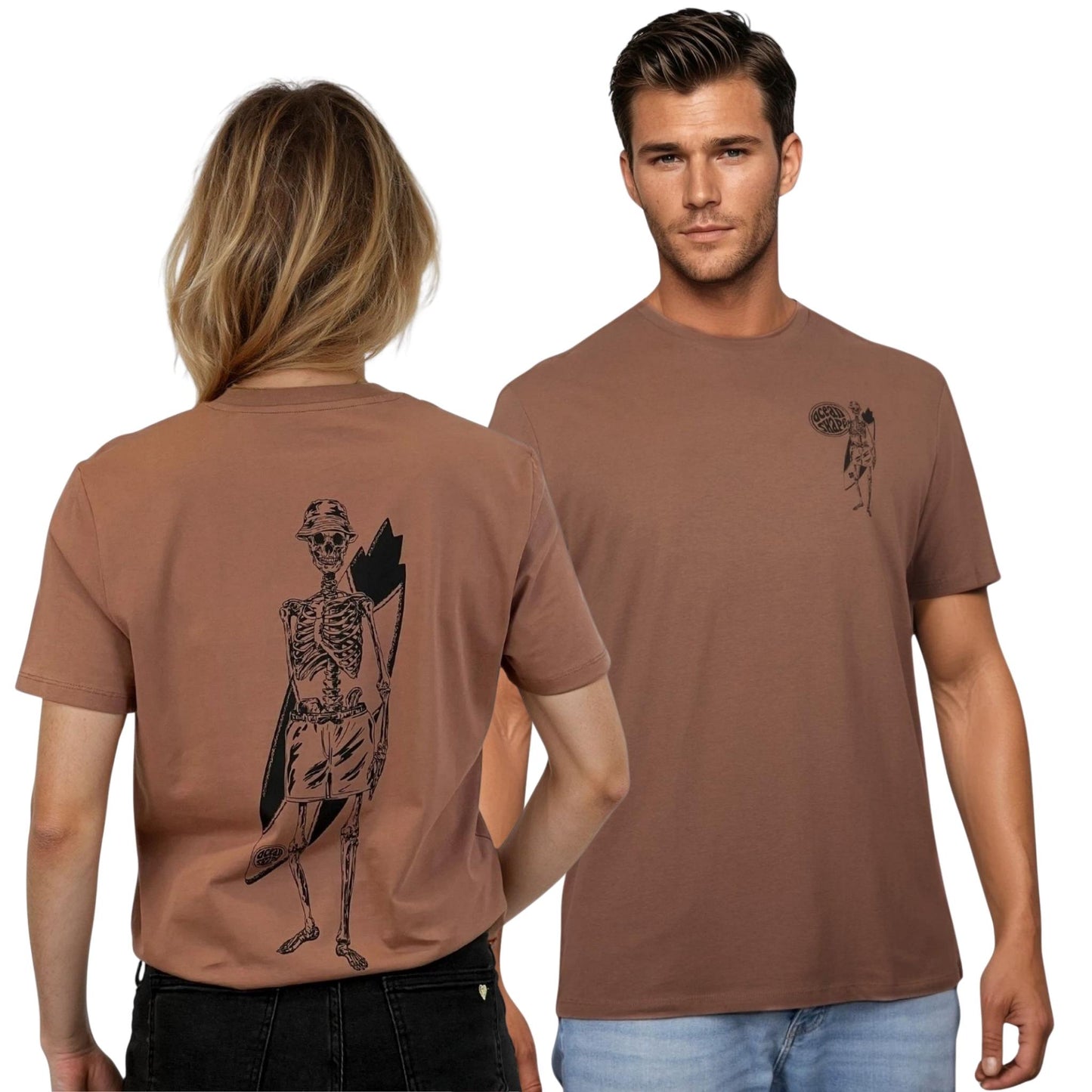 T-shirt unisexe sienna en coton biologique;
Devant : petit dessin noir de squelette surfeur sur la poitrine gauche
Dos : Grand dessin noir de squelette surfeur dans le dos.
Vu de dos sur mannequin femme et de face sur mannequin homme. 